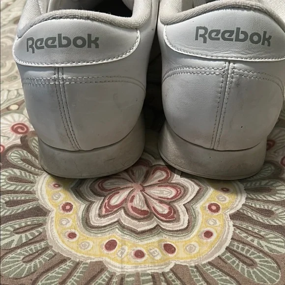 Reebok women’s sneakers - Picture 2 of 6